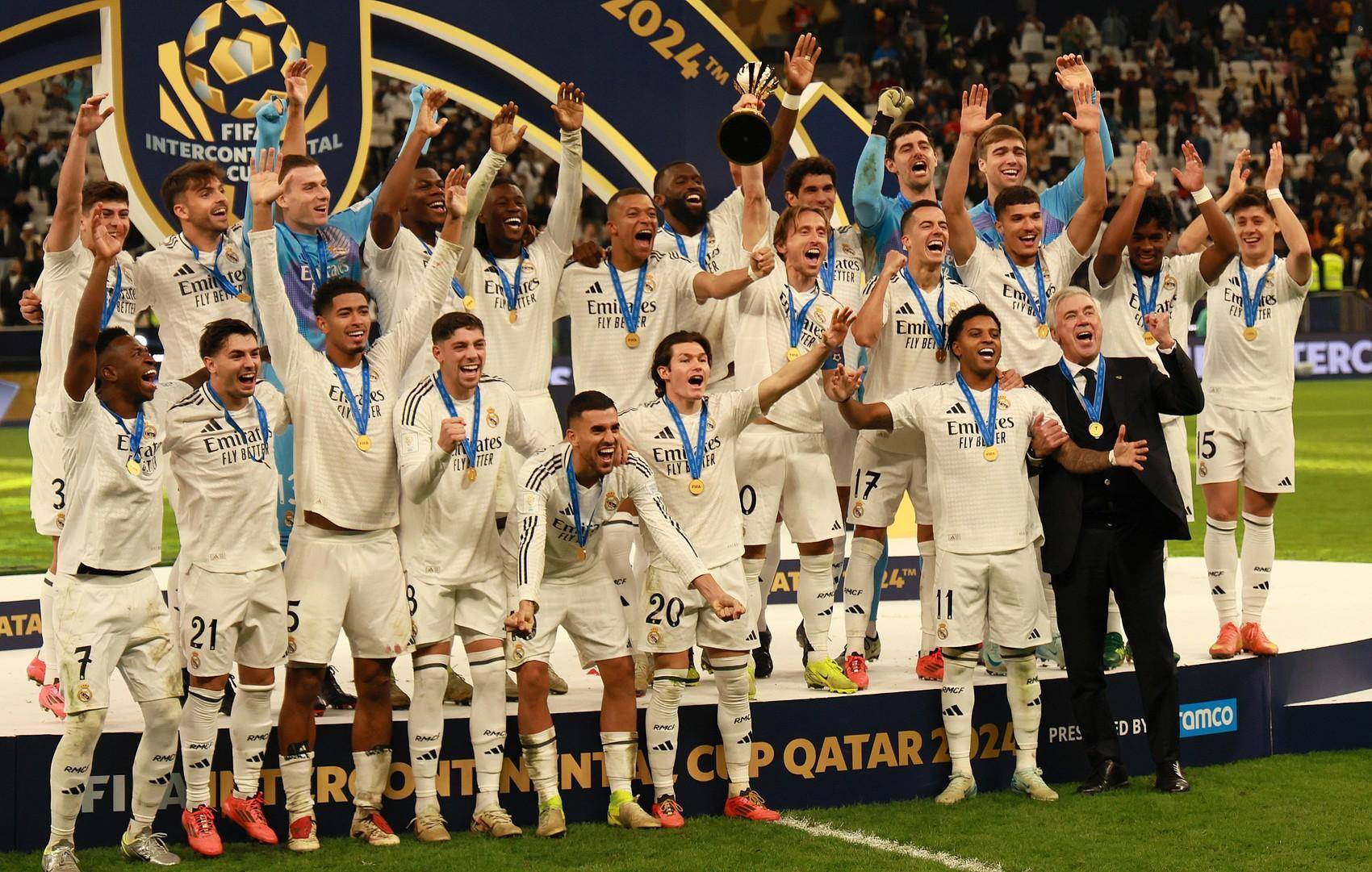 意甲劲旅末分钟遭绝杀，主帅怒斥裁判