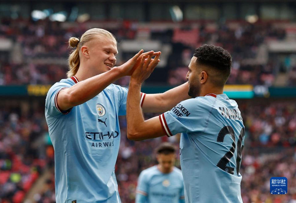 队友羡慕你留洋吗？王博豪：羡慕，我出去有房住