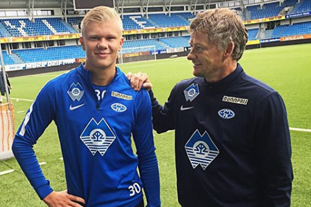 詹姆斯关键时刻稳住节奏