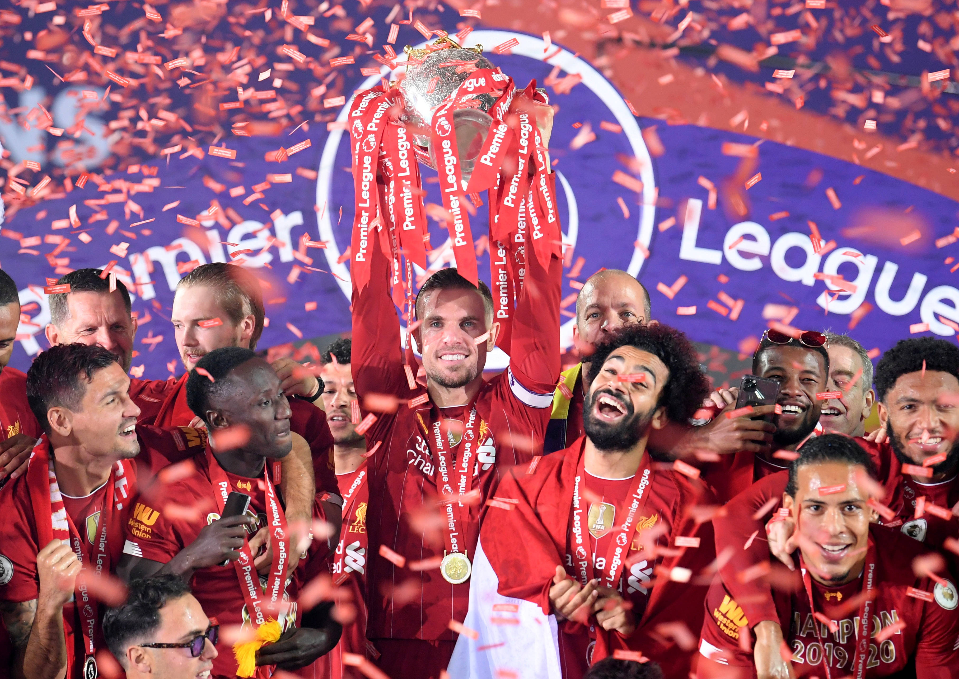 拜仁再度横扫对手，领先德甲积分榜