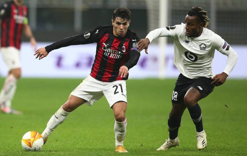 蒙古王那顺格日勒重拳击倒对手，散打王对决显威