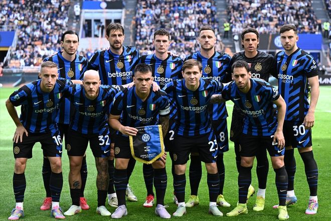 范佩西首次征召儿子进入费耶诺德比赛名单，但并未安排他出场