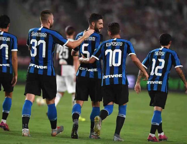 一场0-1爆出大冷门，意甲领头羊倒下，惨遭淘汰，萨里神换人